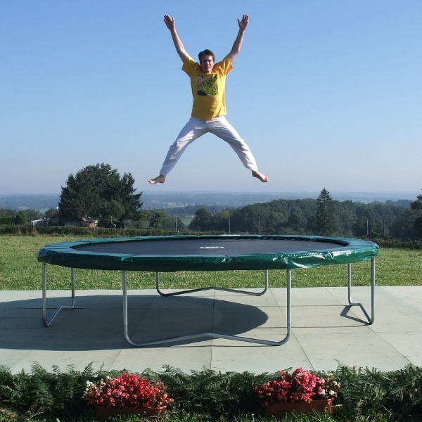 trampoline jardin